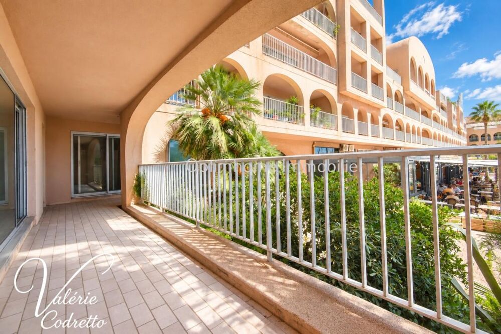 Vente Appartement À vendre – Appartement T3 98 m² avec terrasse et 2 garages – Port d'Hyères 83400 Hyeres