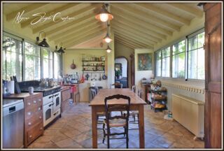  Proprit/chteau  vendre 10 pices 360 m