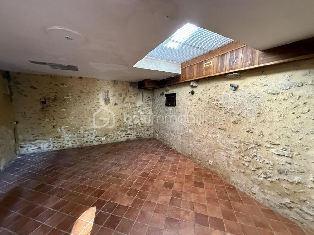 Vente Maison Maison de bourg avec terrain de 766 m², garage et dépendances Sille le philippe