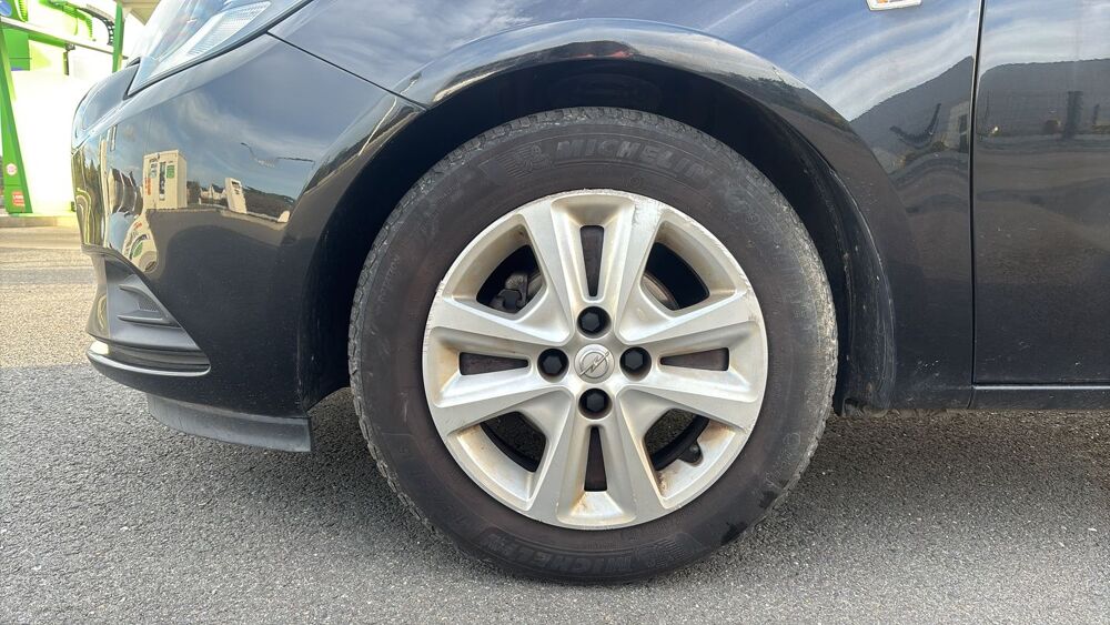 Corsa 1.4 90 Edition 2017 occasion 35310 Cintre