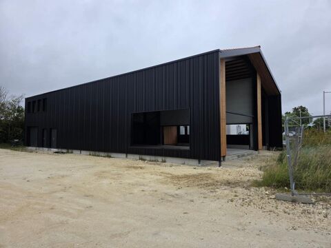   ST-PIERRE D'OLERON (17), A VENDRE emplacement N°1, Grand Bâtiment commercial neuf 396m² sur terrain 1.250m² 