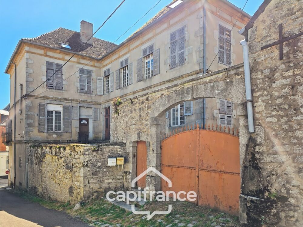 LORMES (Morvan)  Ancien hôtel particulier du XVIII? siècle  780 m² de caractère à restaurer