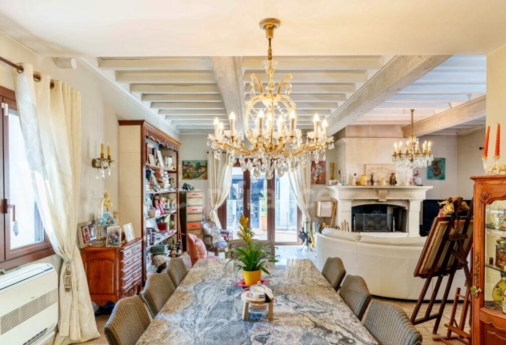 Propriete à vendre 11 pièces FONTVIEILLE (13)