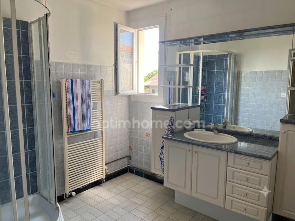 Vente Maison Maison de charme - 4 chambres - Beaux volumes - Garage 55m² - Mansle (16) Mansle