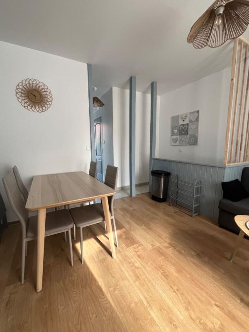 À 300 m de la plage, appartement 2 chambres entièrement rénové et vendu meublé