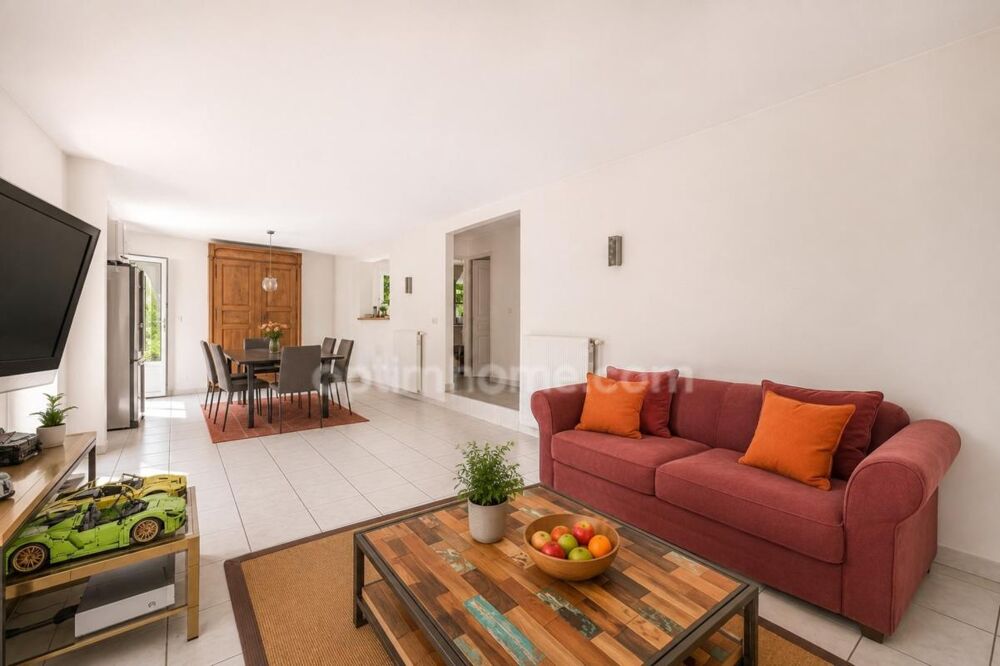 Maison familiale atypique de 170 m² avec jardin, terrasse et garage double  Collonges-au-Mont-d'Or