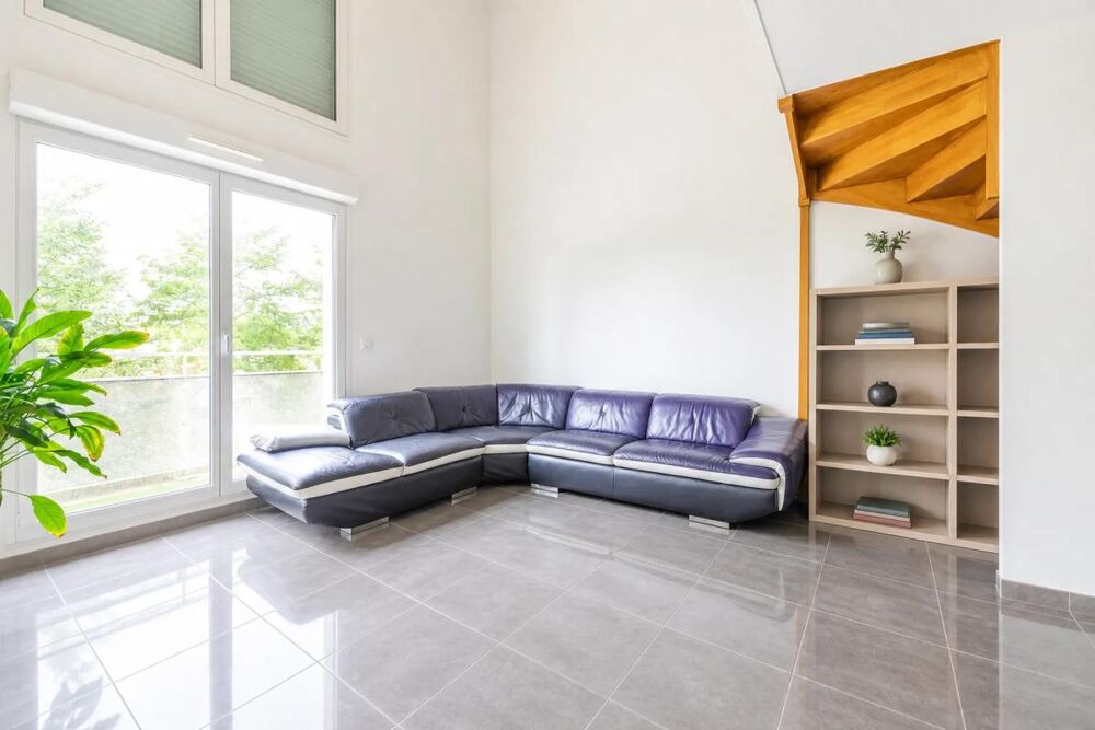 Duplex lumineux 4 pièces à Stains avec extérieurs