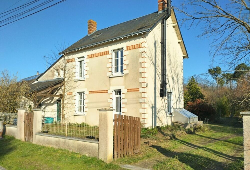 Au coeur de Sepmes, charmant village à 5 mn de Ste Maure et de l'autoroute A10, belle maison en pierre de 140 m² habitables sur 1