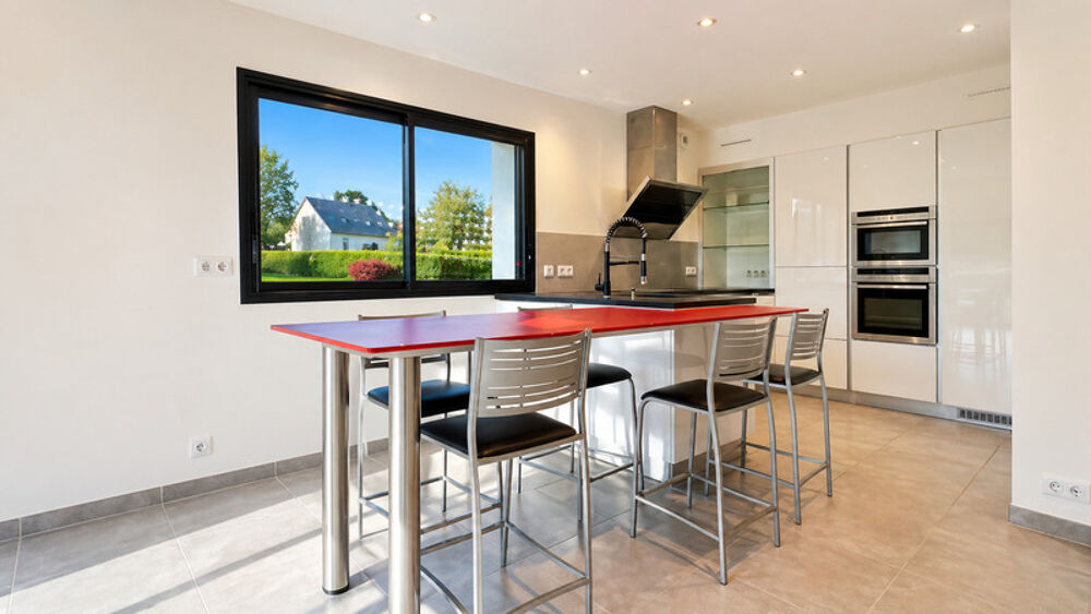 ERGUE-GABERIC (29) - Maison 8 pièces - 160 m² Habitables - 1070 m² de terrain - 5 chambres - Garage - Car-port - Lumineuse - Exc