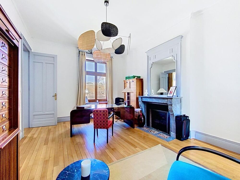 Appartement bourgeois de 166m² avec parking et cave