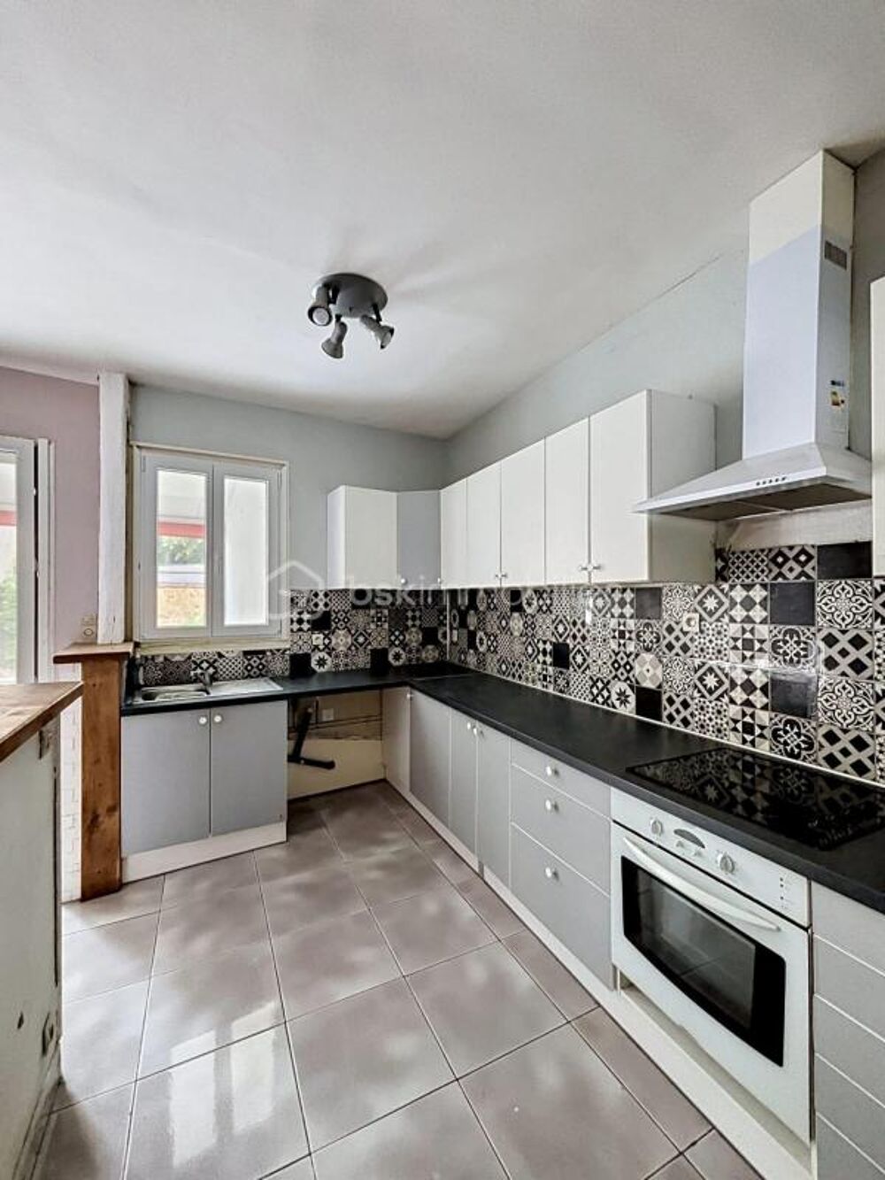 Maison familiale de 103 m² avec jardin et dépendance  Charly-sur-Marne