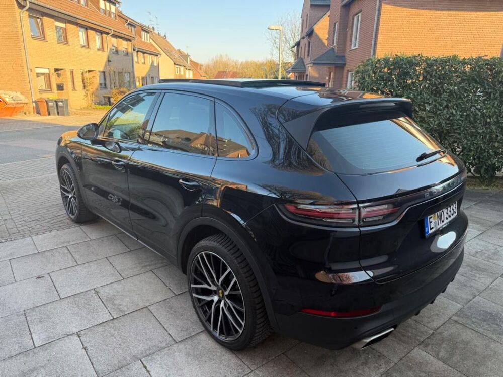Cayenne Basis – T&Uuml;V Neuf Service Sans Accident 2019 occasion 33000 Bordeaux