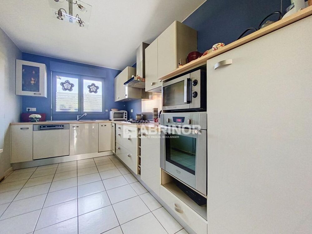 Vente Villa Maison individuelle des années 2000 - 3 chambres - Salle de bains - Garage et parking privatif de 2 voitures Linselles