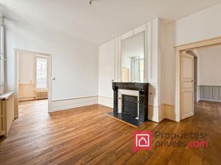  Immeuble à vendre 10 pièces 215 m²