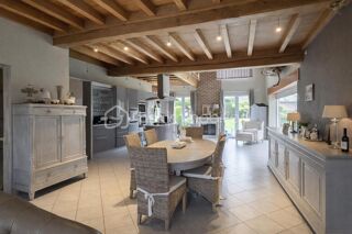  Maison � vendre 4 pi�ces 221 m�