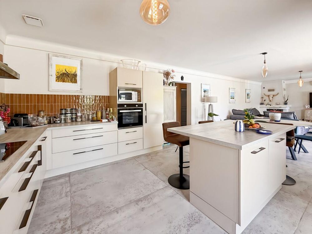 Vente Maison À Vendre maison avec piscine et studio de 25m2 à Mouriès Mouries