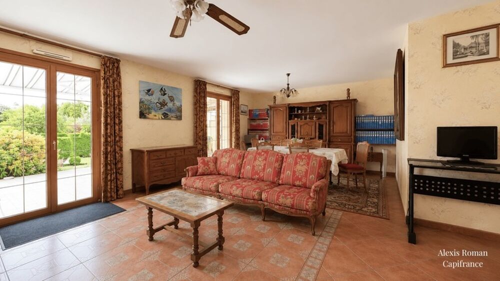 Plain-pied 148 m², DPE A sur 3 700 m² de terrain  Géothermie, double garage et jardin clos