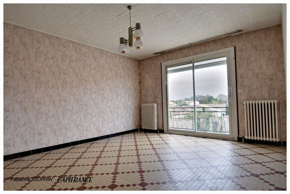 Maison à vendre pièces (17)PUIBOREAU, MAISON A ETAGE AVEC REZ DE CHAUSSEE AMENAGE EN APPARTEMENT, 5 CHAMBRES, GARAGE, VERANDA,