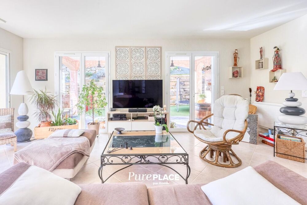 � vendre  Villa La Cadi�re-d'Azur (83740)