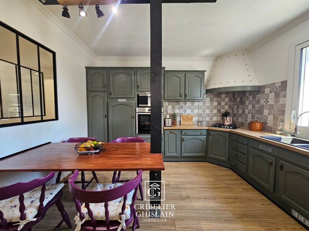 Maison familiale rénovée 240 m²  10 pièces  4 chambres  Essarts-en-Bocage (85)