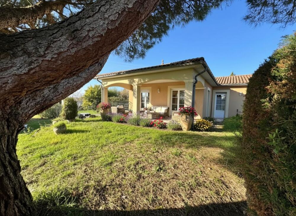 Plassac. Villa contemporaine vue estuaire. 7 pièces dont 5 chambres. Piscine. Double garage