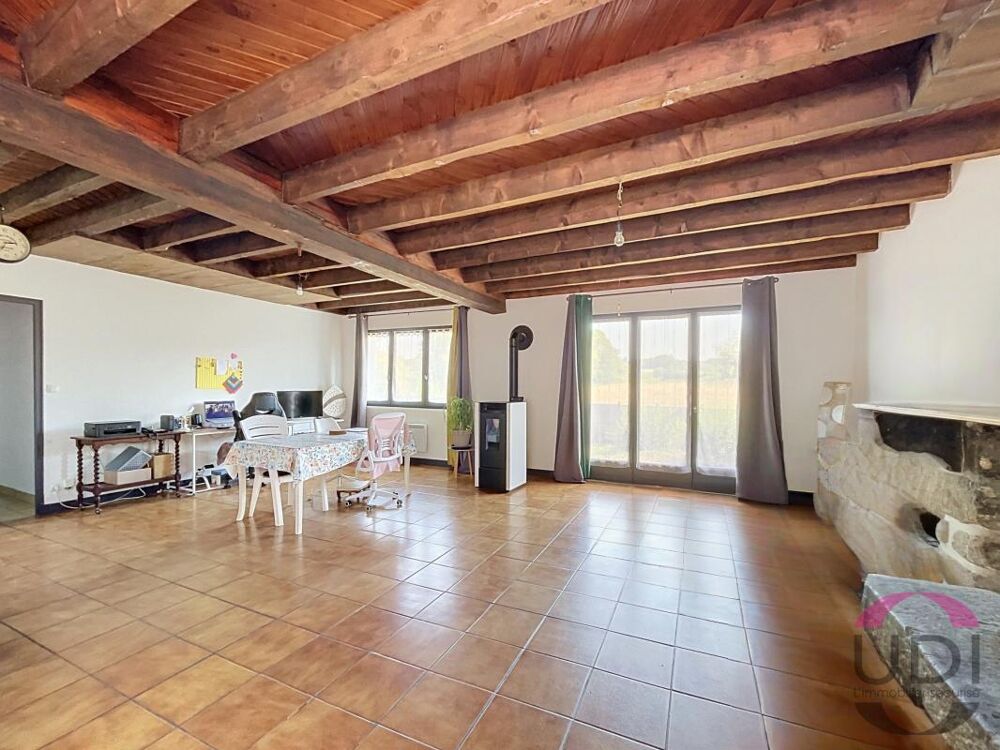 Maison d'habitation avec sous-sol total, bel environnement naturel