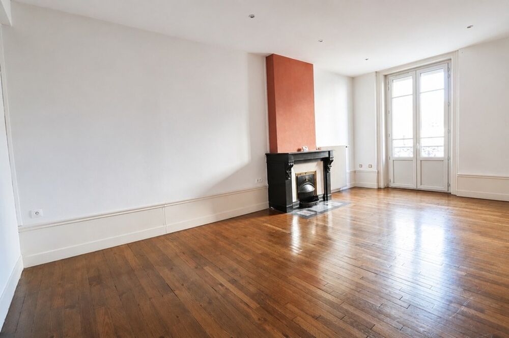 Appartement T3 de caractère avec garage au coeur du Chambon-Feugerolles