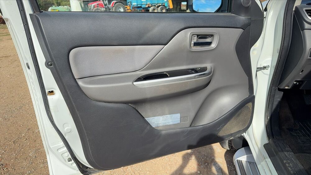 L200 IV 2.4 DI-D 181 4WD Intense Connect 2018 occasion 16000 Angouleme