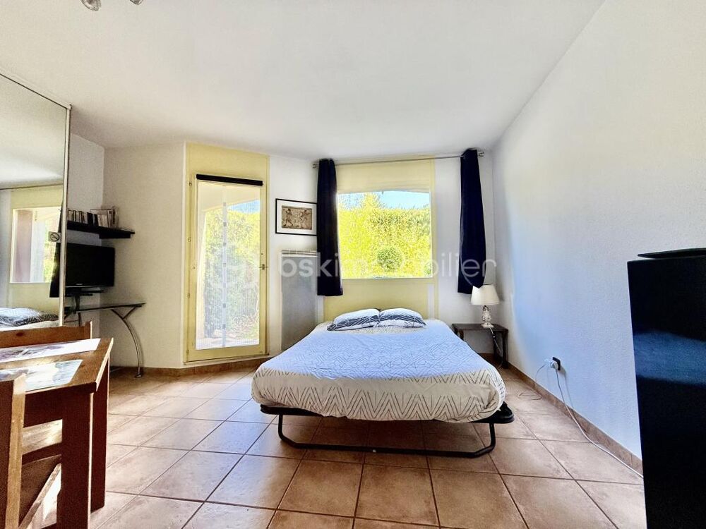 À VENDRE STUDIO 18 M² AVEC TERRASSE - GREOUX LES BAINS - PRIX 67 500€