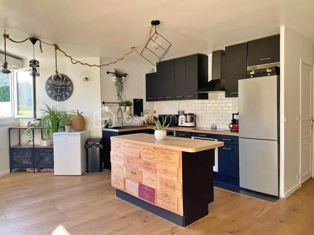 Vente Appartement Appartement 3 pièces de 75 m² avec balcon et parking Montigny le bretonneux