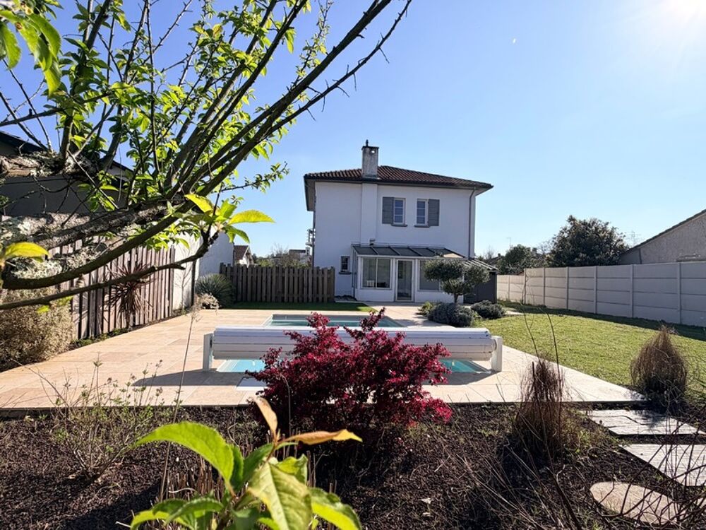 Maison Art Déco (DPE C) avec piscine chauffée dans quartier prisé de MONT DE MARSAN (40)