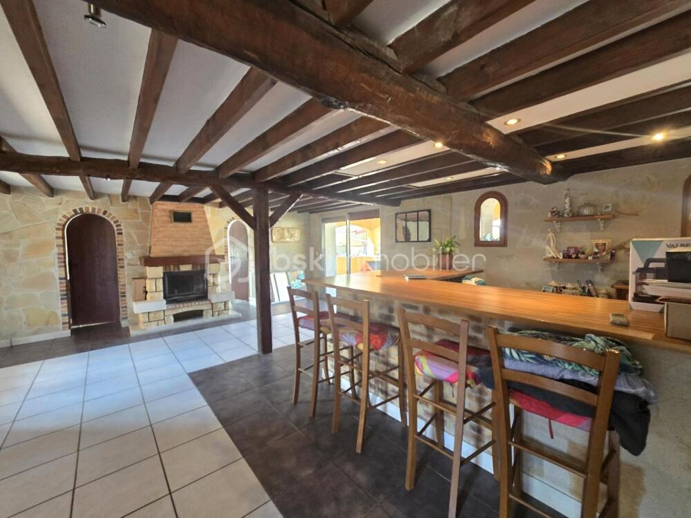 Maison de caractère 150 m² + dépendances  Parcelle 2 072 m²  Brugheas (03)