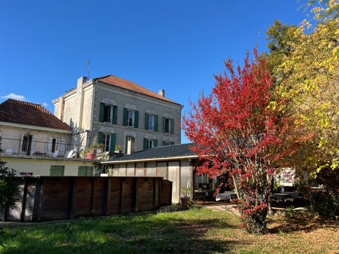 Vente des murs d'un immeuble exploit&eacute; en h&ocirc;tel-restaurant Saint-Aigulin (17360) 360000 17360 Saint aigulin