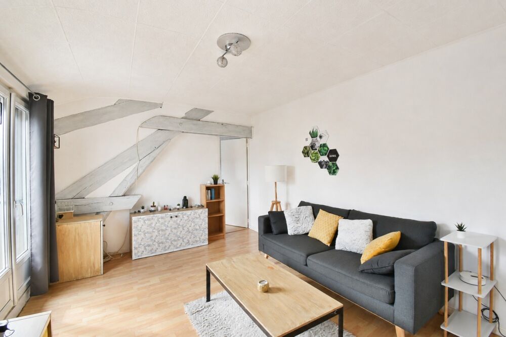 Appartement rénové 2 pièces de 44,56 m² Montlhéry  Dernier étage- cabanon