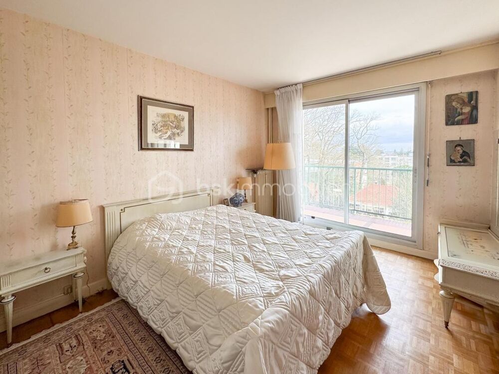 Vente Appartement  vendre  4 pices  87,77 m  Le Plessis-Robinson  Rsidence La Fontaine Le plessis robinson