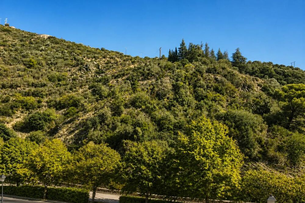 Vente Maison Maison de 5 pièces de 126 m² à Lastours avec terrasse et jardinet.<br>Vue panoramique Lastours