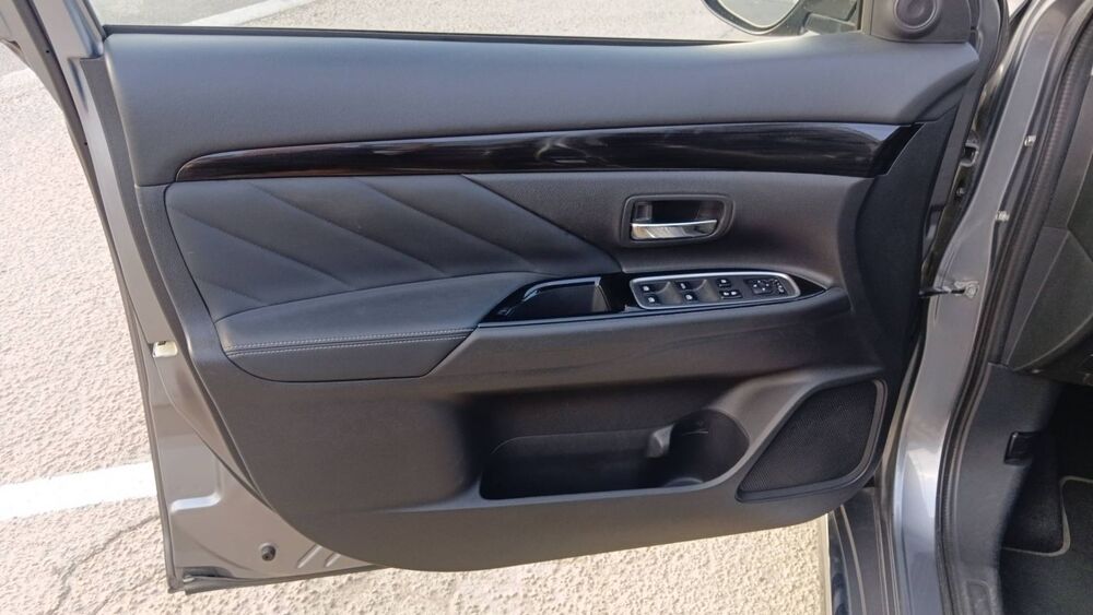 Outlander 2.0 MIVEC 163 Plug in Hybrid 4WD BVA Energy Zen 2017 occasion 20000 Ajaccio