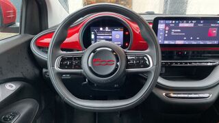 500 118 43 kWh Red - Automatique 2022 occasion 44310 Saint Lumine De Coutais