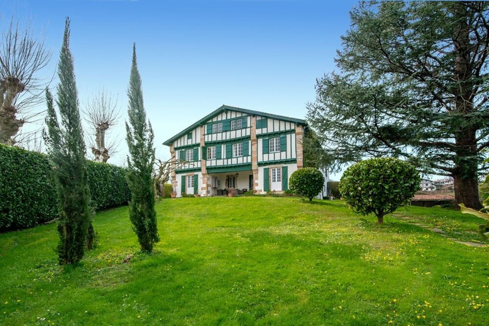 Maison à vendre 14 pièces SARE (64)