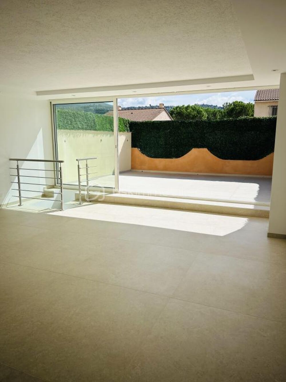 Location Maison Rare à Carros - Maison de ville entièrement rénovée - 104m2 Carros