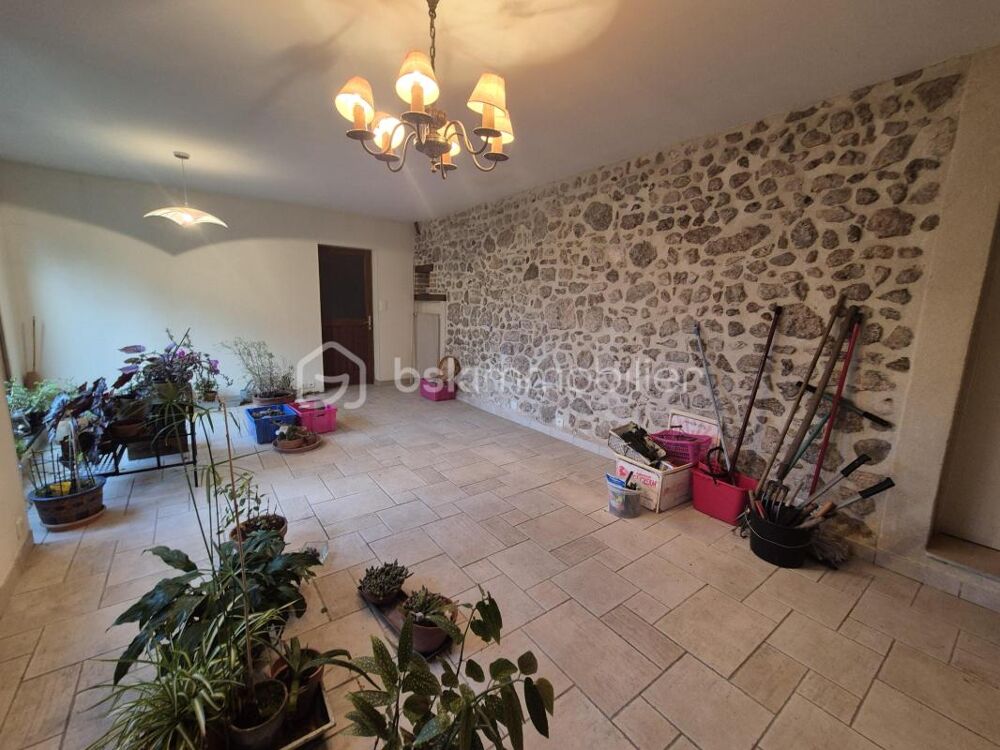 Maison de bourg 135 m2 avec appartement 48 m2 Poilly
