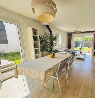 Vente Maison MESQUER - A VENDRE MAISON SITUÉE AU CALME AVEC JARDIN - 4 CHAMBRES ET GARAGE - ACCÈS TOUT À PIEDS OU À VÉLO Mesquer