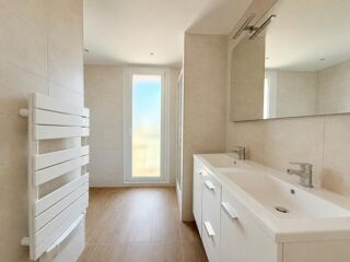  Appartement à louer 3 pièces 57 m²