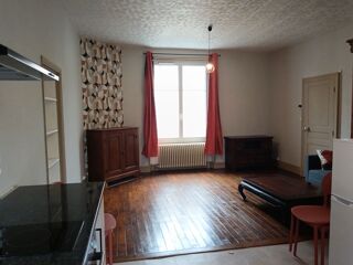 Appartement à louer 3 pièces 70 m² Nevers