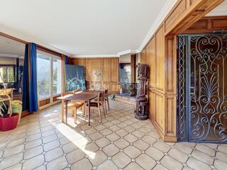 Vente Propriété/Château ? COURCOURONNES VILLAGE Courcouronnes