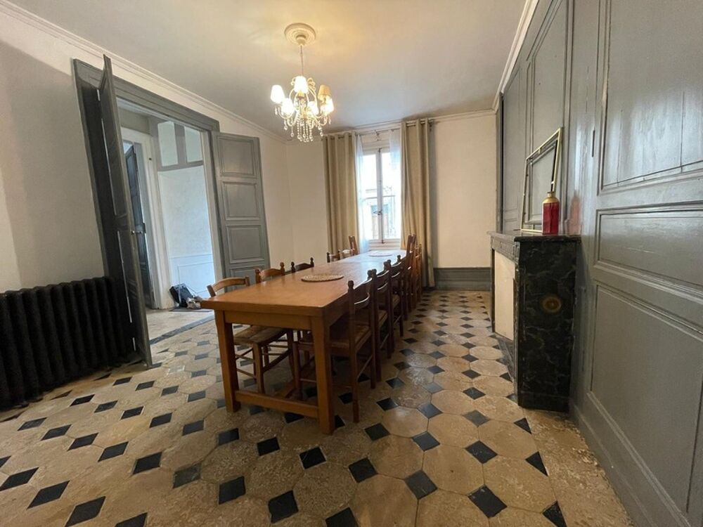 Maison 9 pièces 262 m² · à Chateau Renault · 262 m² · 350 000 €