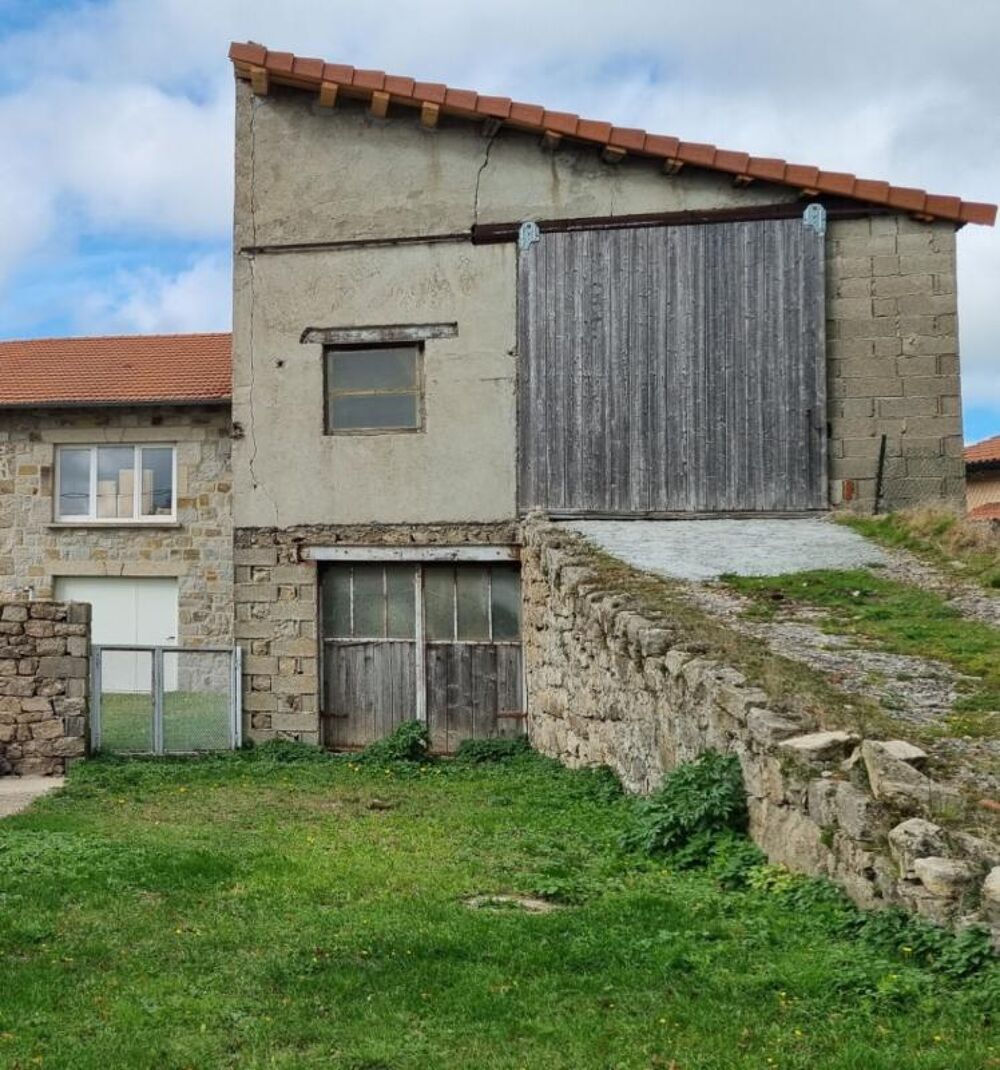 Saint Romain Lachalm 43620 Ecurie-Grange environ 250m² de bâti sur environ 250m² de terrain
