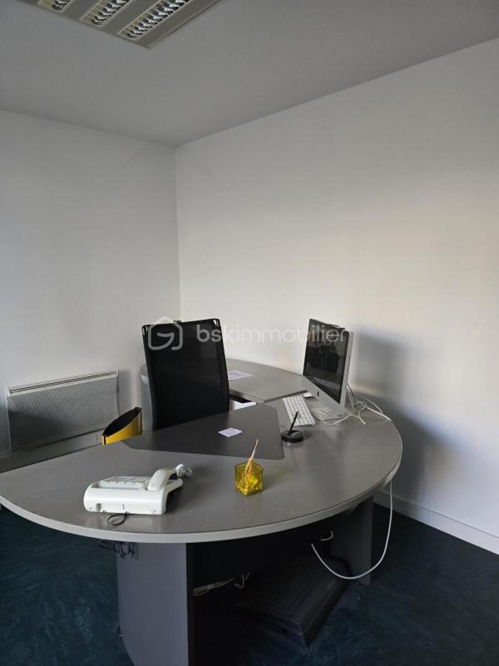 Vente Immeuble Immeuble de bureaux sur 3 niveaux avec appartement indépendant, opportunité d'investissement rare Perigueux