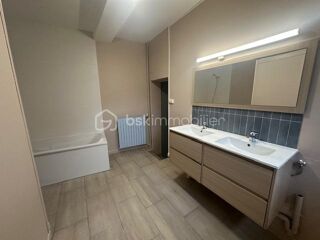  Maison à vendre 10 pièces 241 m²