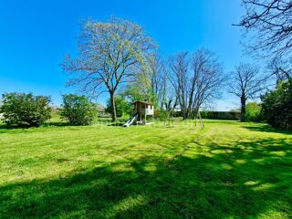  Propriété/château à vendre 8 pièces 210 m²